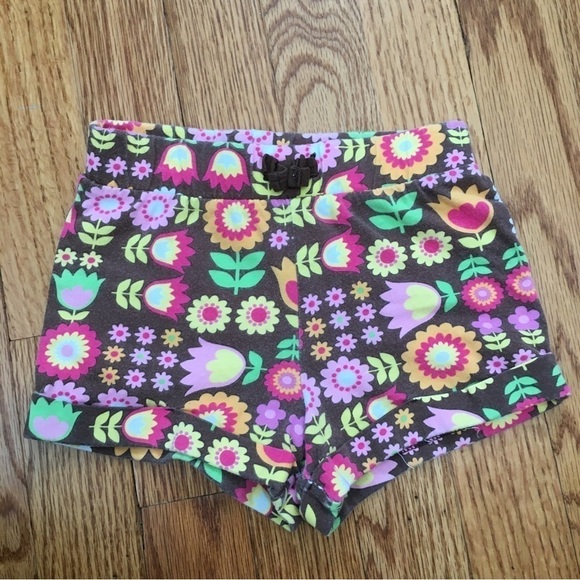 Baby girls pull on shorts - Picture 3 of 8